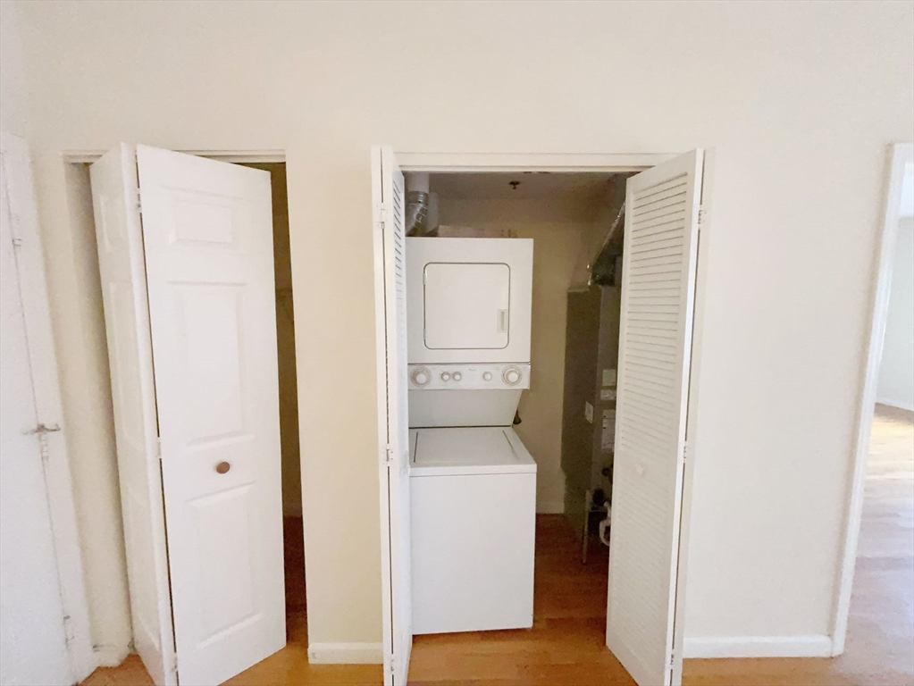 2456 Massachusetts Ave, North Cambridge