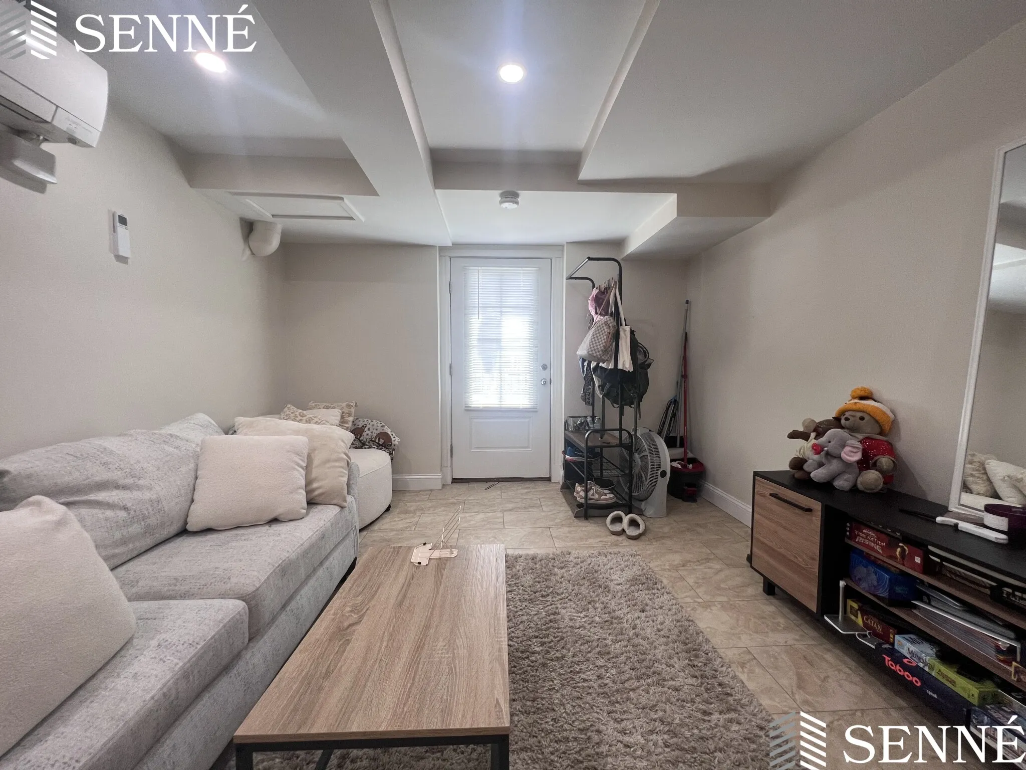 3 Linnaean St, Neighborhood Nine