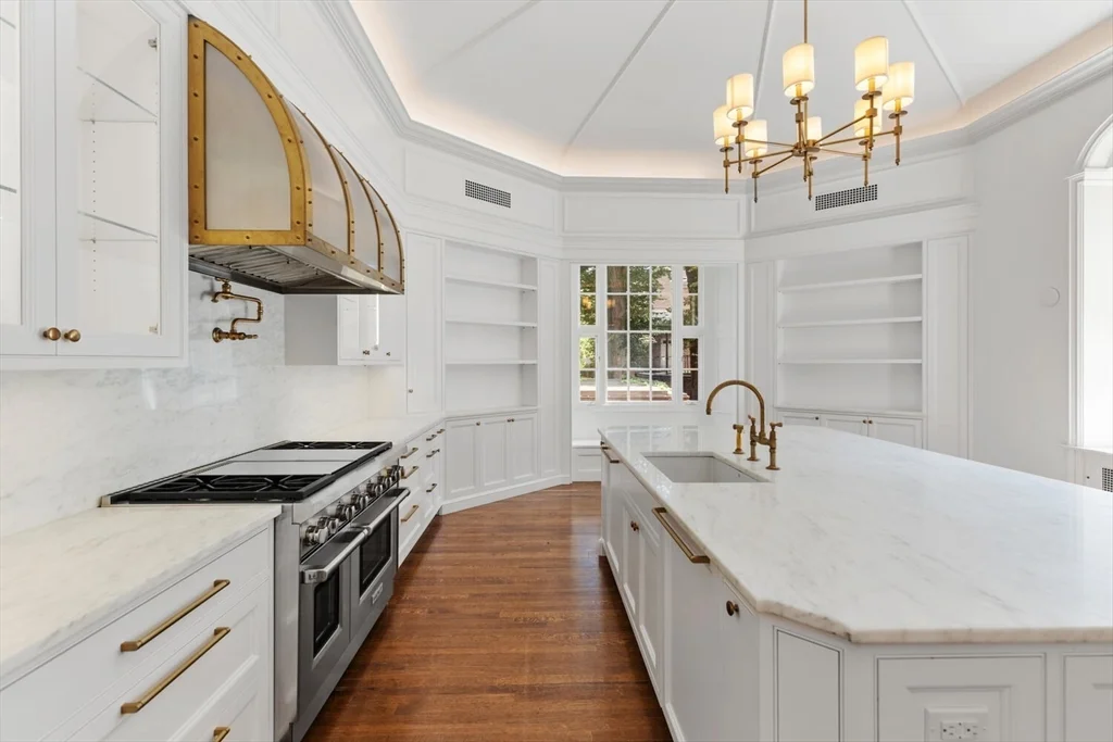 20 Chestnut St, Beacon Hill