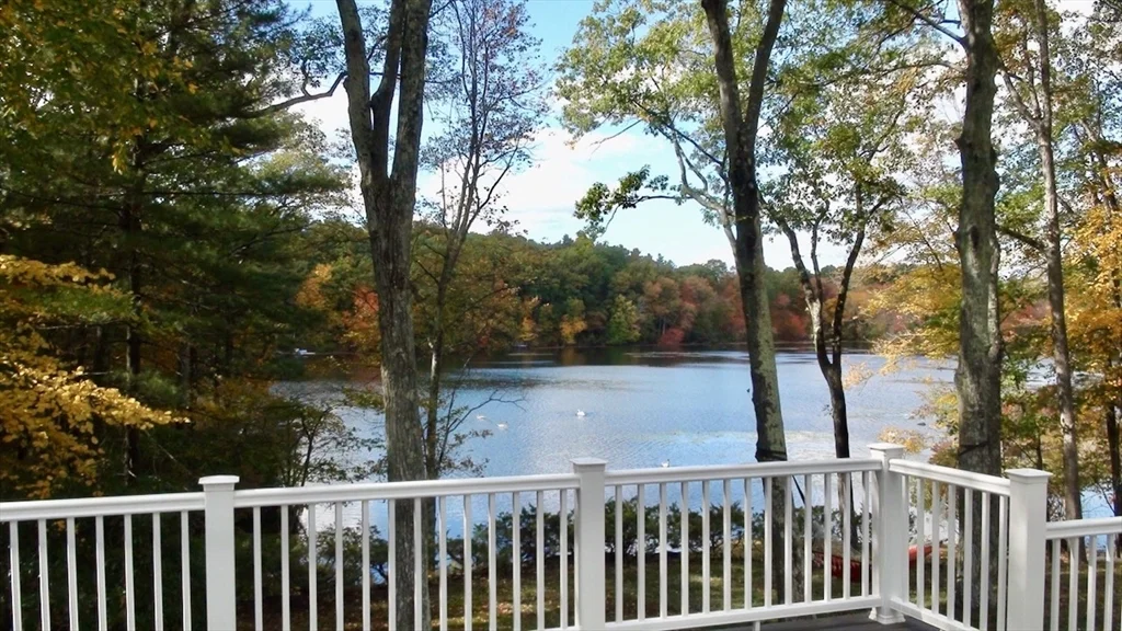 70 Beach St, Foxboro