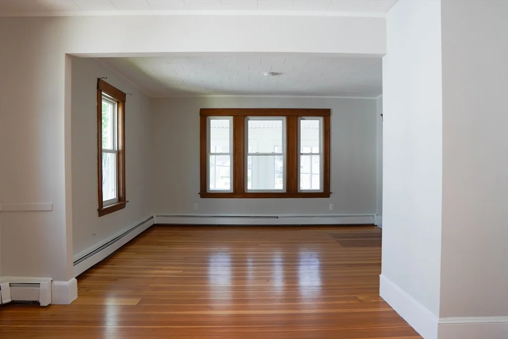 97 2nd St, North Andover
