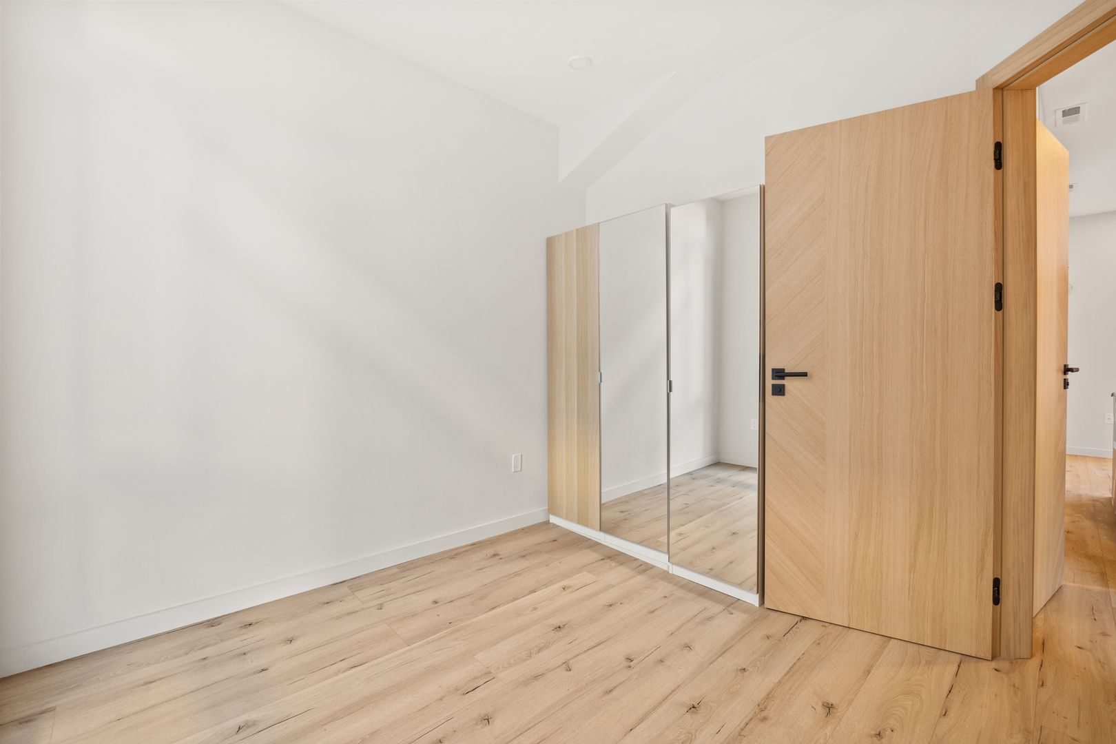 6 National St, South Boston