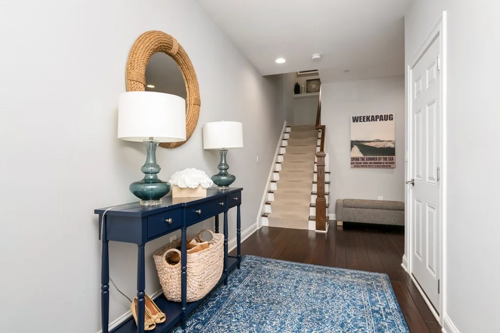 115 Halsted Dr, Hingham