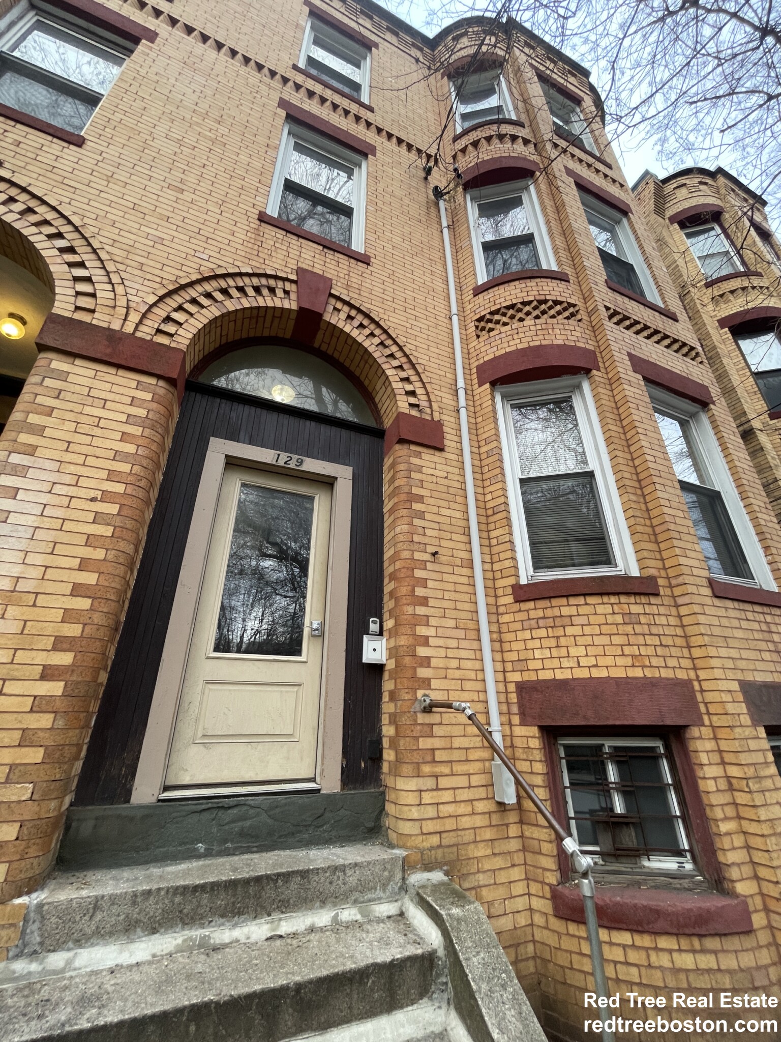129 Cedar St, Roxbury