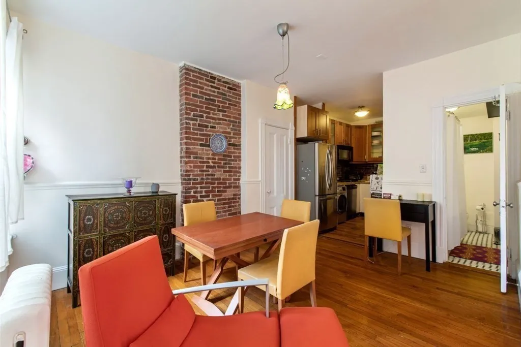 37 Revere St, Beacon Hill