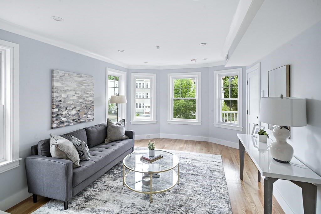 650 Hyde Park Ave, Roslindale