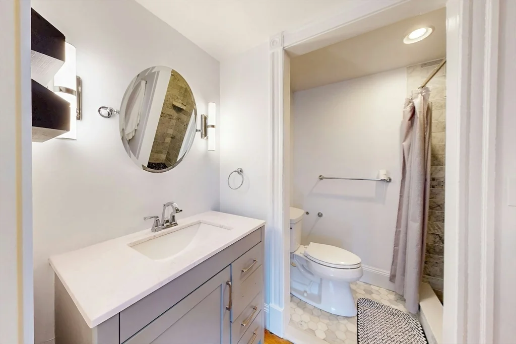 15 Garrison Rd, Brookline Hills