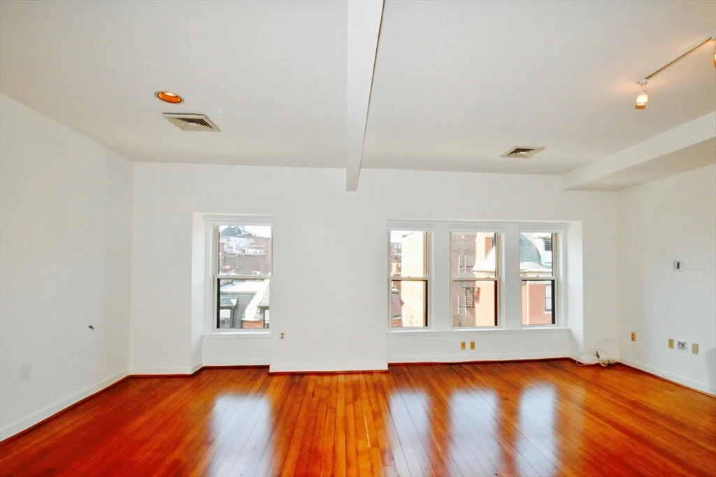 32 Fairfield, Back Bay