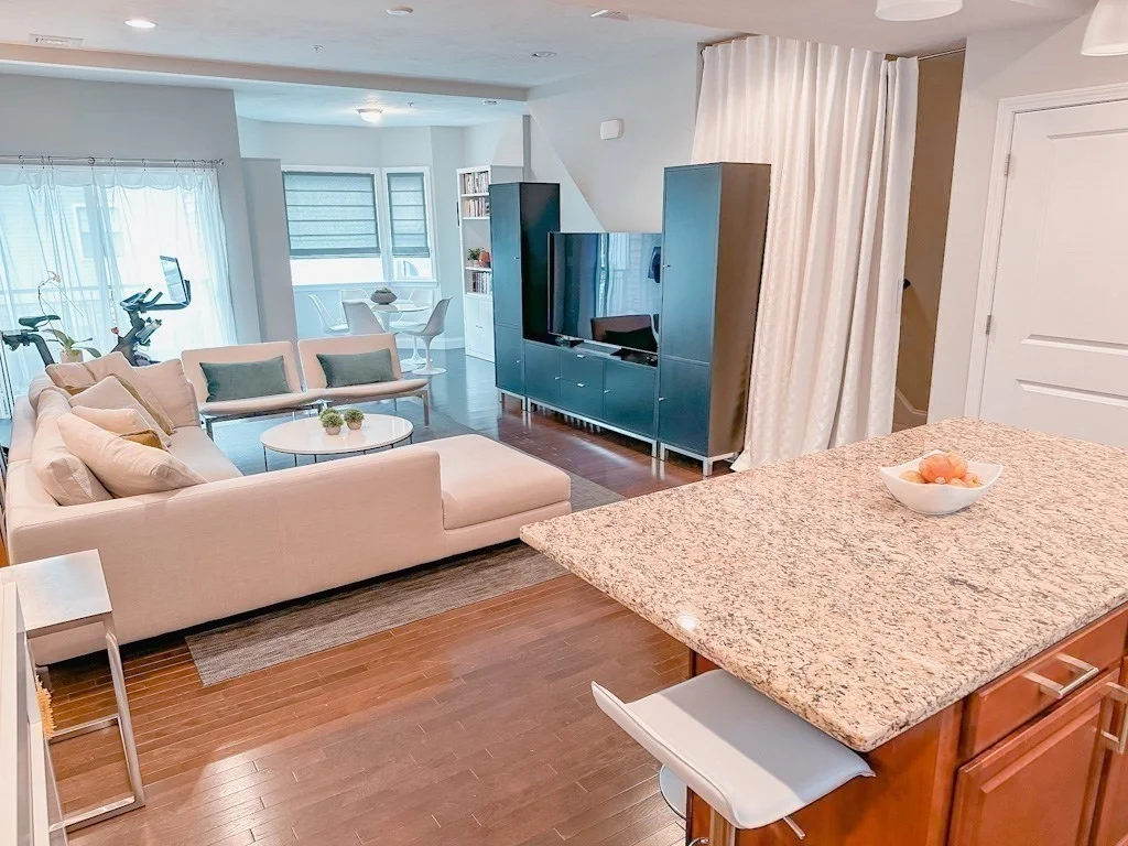 2 N Main St, Mansfield