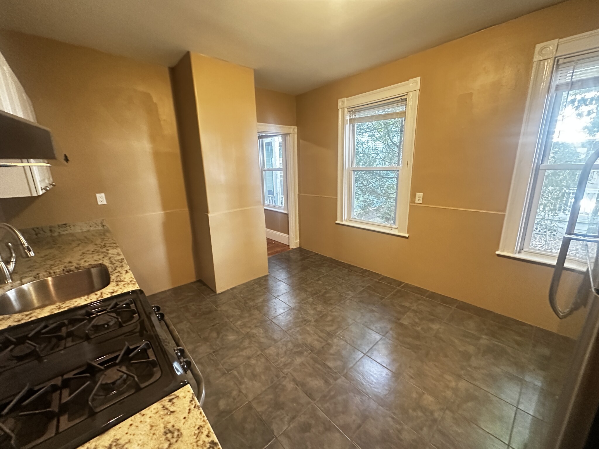 42 Calvin St, Ward Two