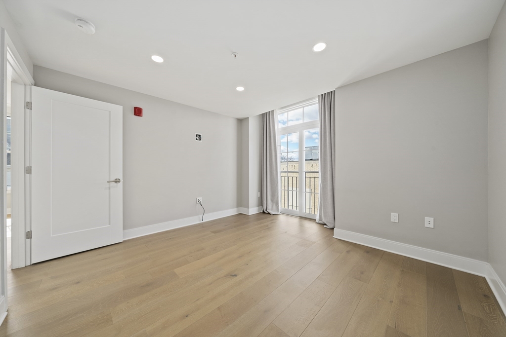 353 Summer St, Davis Square