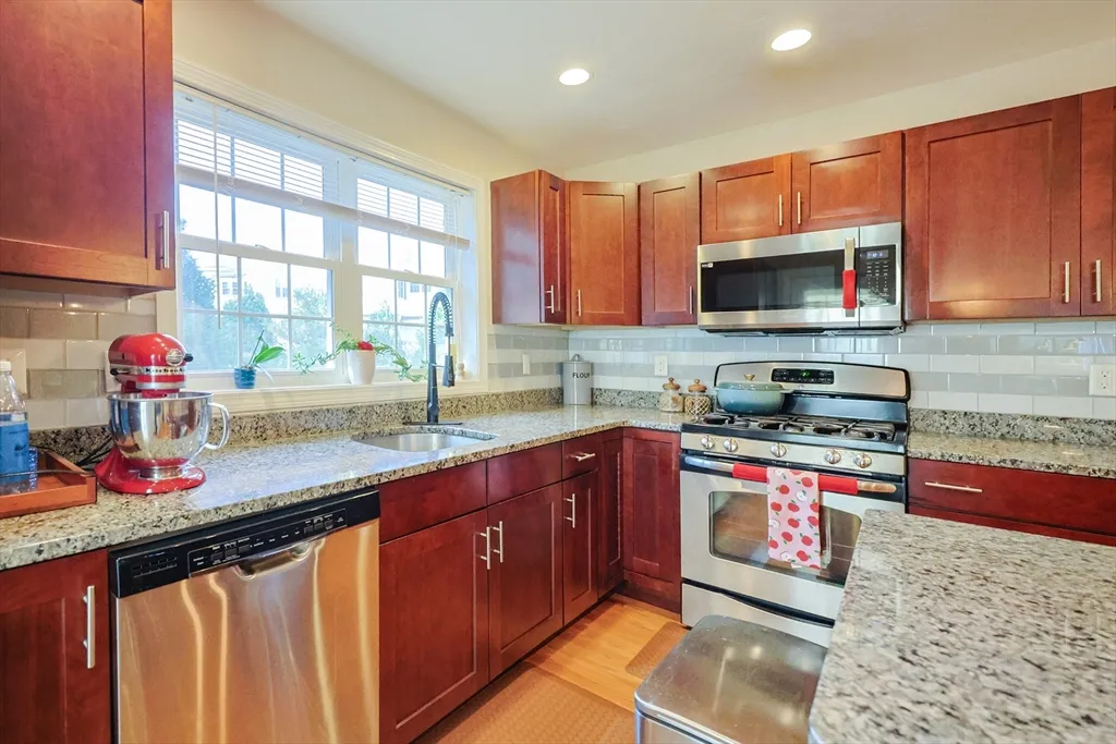 8 Patriots Blvd, Hopkinton