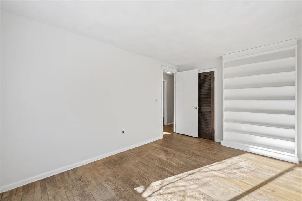 43 Little John Dr, Billerica