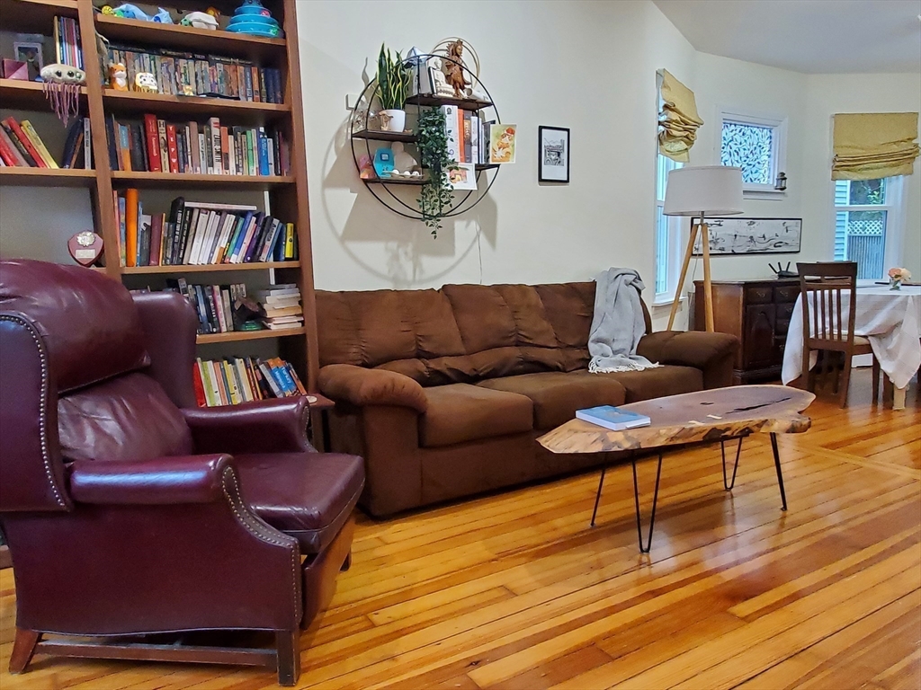 11 Juliette, Dorchester