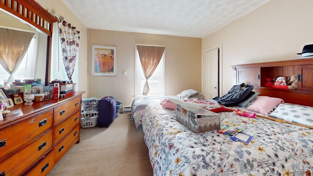 29 Dresser St, Southbridge