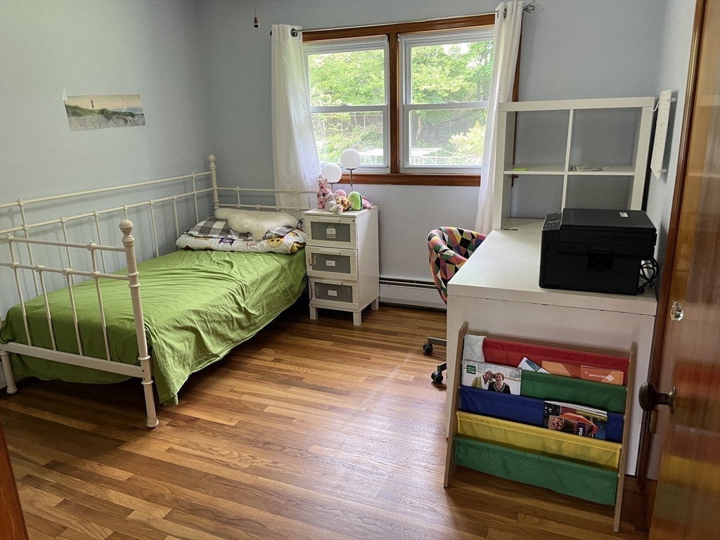 32 Harriet Ave, Shrewsbury