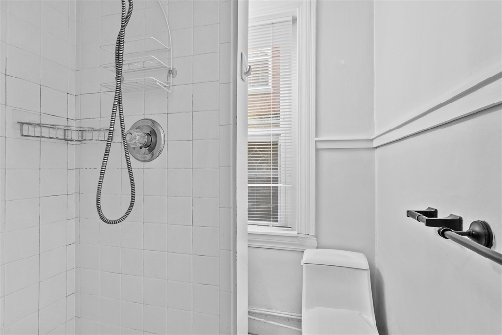 2 Powers Ct, North End