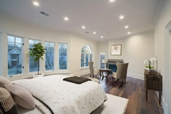 6 bed, 4+ bath apartment for rent at 75 Woodfall Rd Unit 75, Belmont — photo 13 of 20