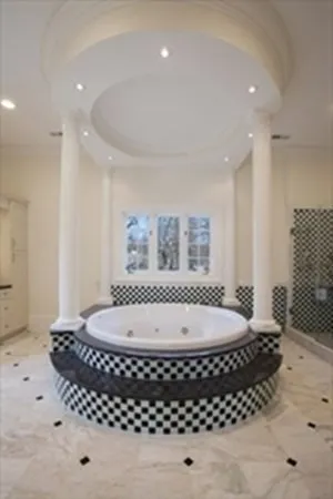 6 bed, 4+ bath apartment for rent at 75 Woodfall Rd Unit 75, Belmont — photo 11 of 20