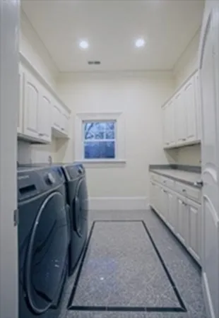 6 bed, 4+ bath apartment for rent at 75 Woodfall Rd Unit 75, Belmont — photo 8 of 20