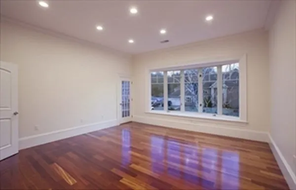 6 bed, 4+ bath apartment for rent at 75 Woodfall Rd Unit 75, Belmont — photo 10 of 20