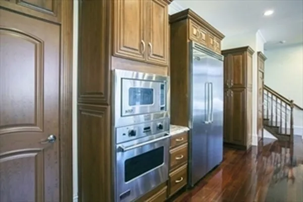 6 bed, 4+ bath apartment for rent at 75 Woodfall Rd Unit 75, Belmont — photo 15 of 20