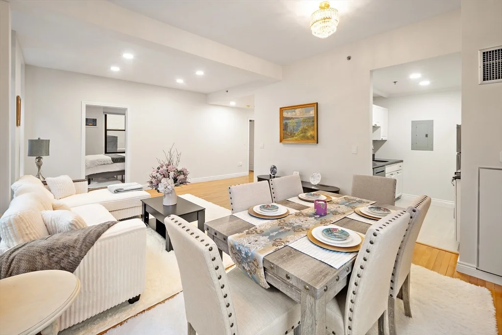 4 Charlesgate E, Back Bay