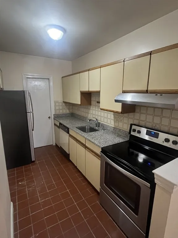 414 Massachusetts Ave, South End