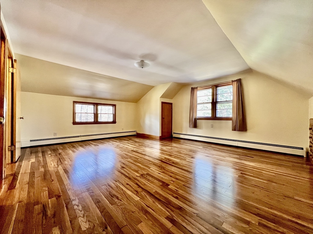 45 Maiden Ln, Wayland