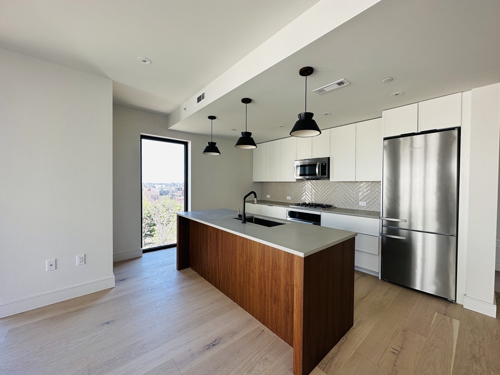 1 Nevins Hill Way, Brighton