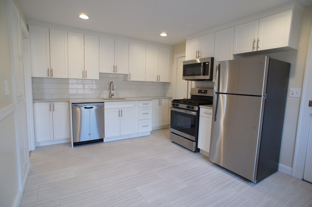 425 Newport Ave, Quincy