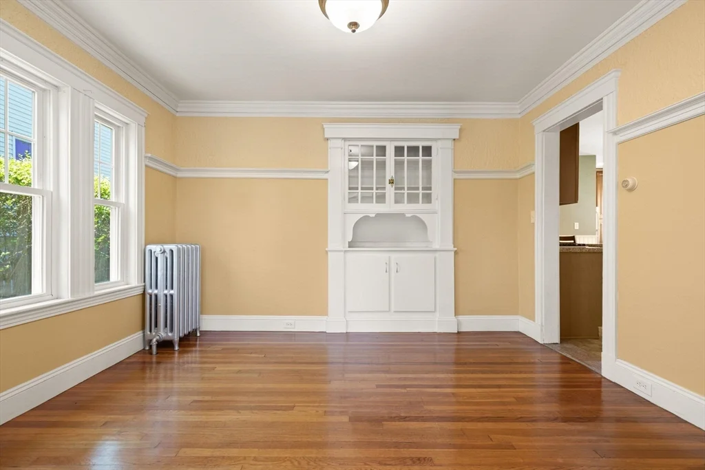 1521 Centre St, West Roxbury