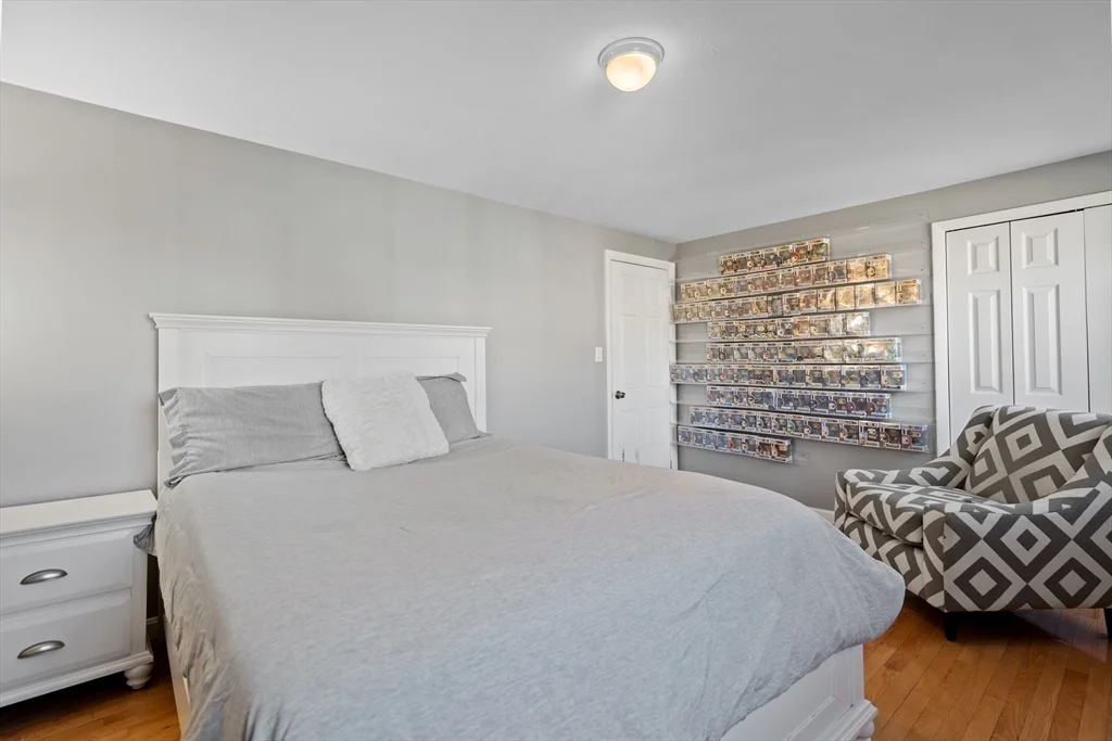 41 Bishop Dr, Framingham