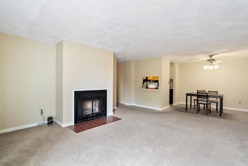 1600 Massachusetts Ave, Harvard Square