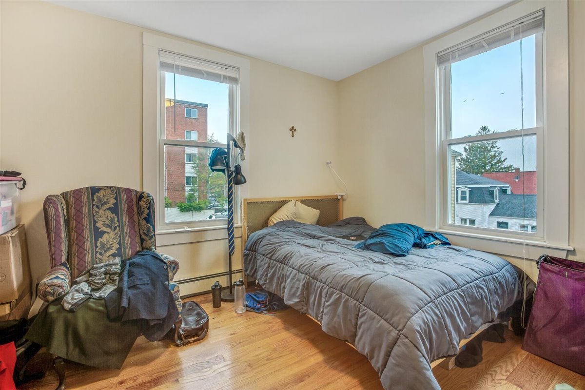 3 bed, 1 bath apartment for rent at 21 Monastery Rd Unit 1, Brighton — photo 9 of 23