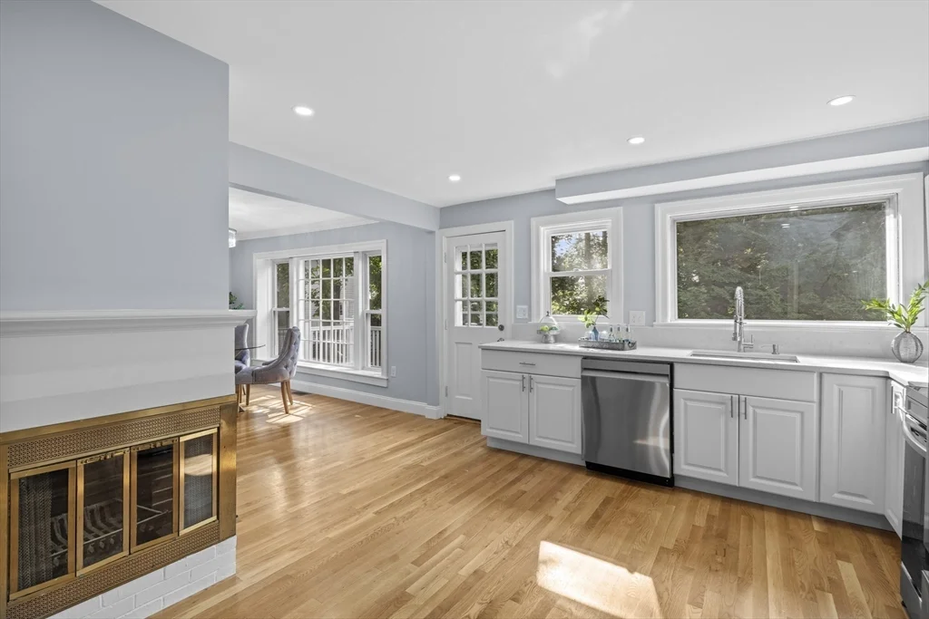 108 Radcliffe Rd, Belmont