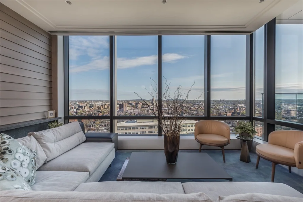 40 Trinity Pl, Back Bay