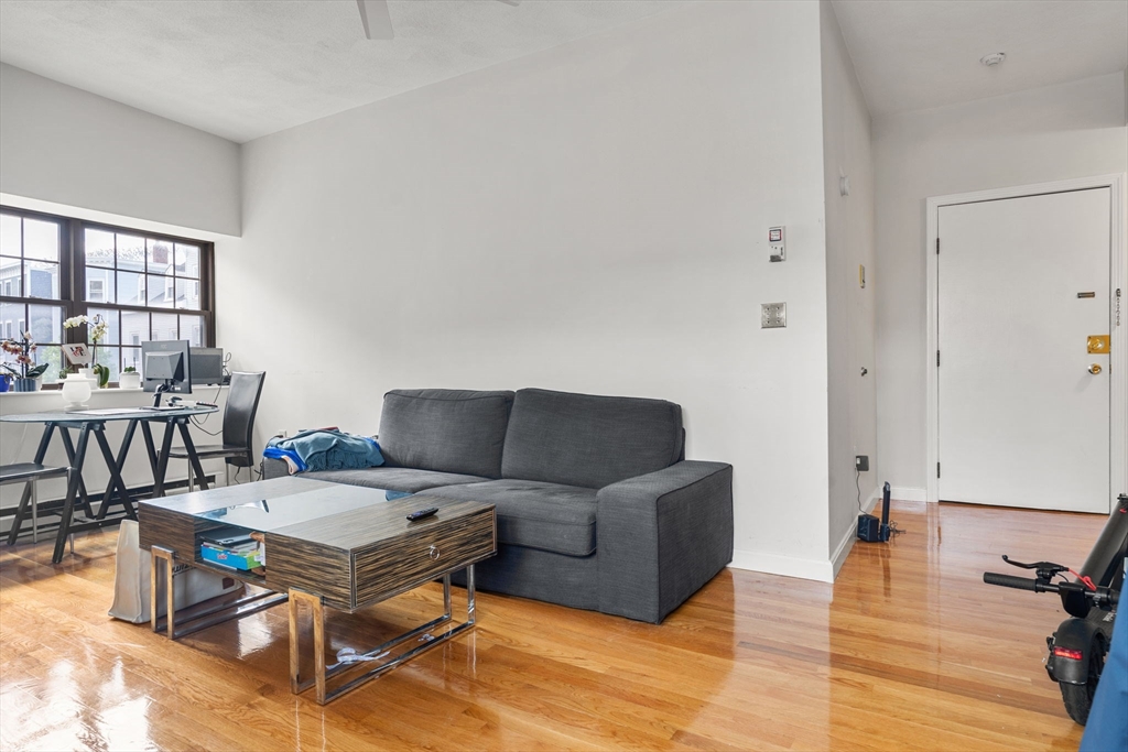 191 Bunker Hill St, Charlestown