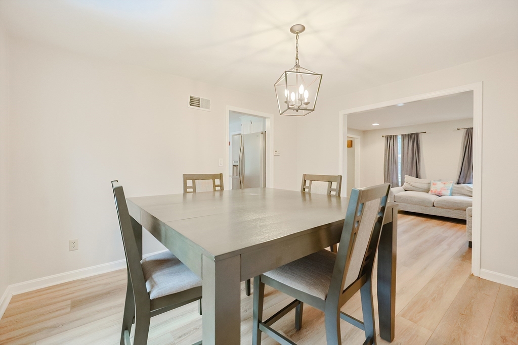 291 Central St, Framingham