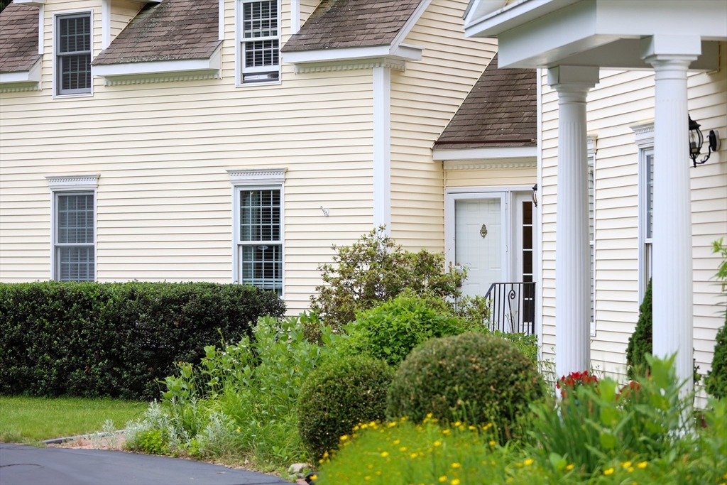 288 Goldthwaite Rd, Whitinsville