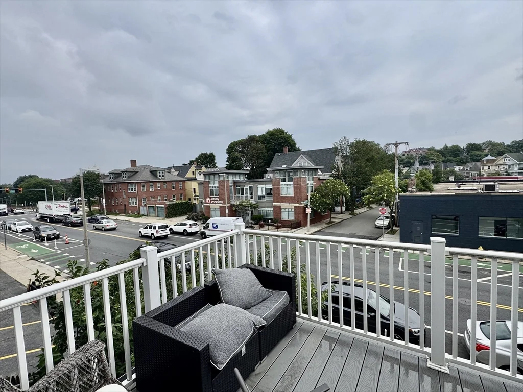 405 S Huntington Ave, Jamaica Plain