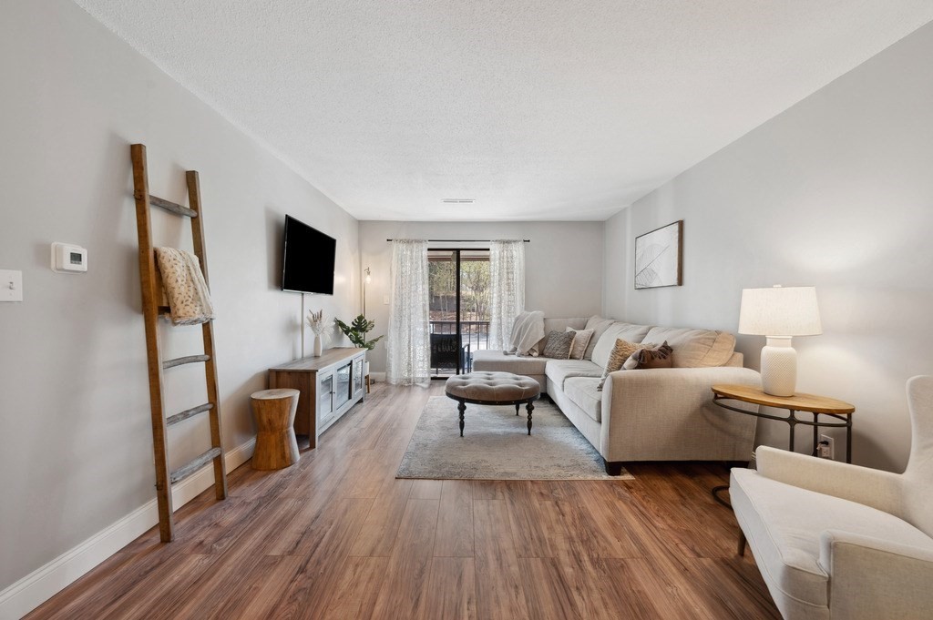 7 Greenbriar Dr, North Reading