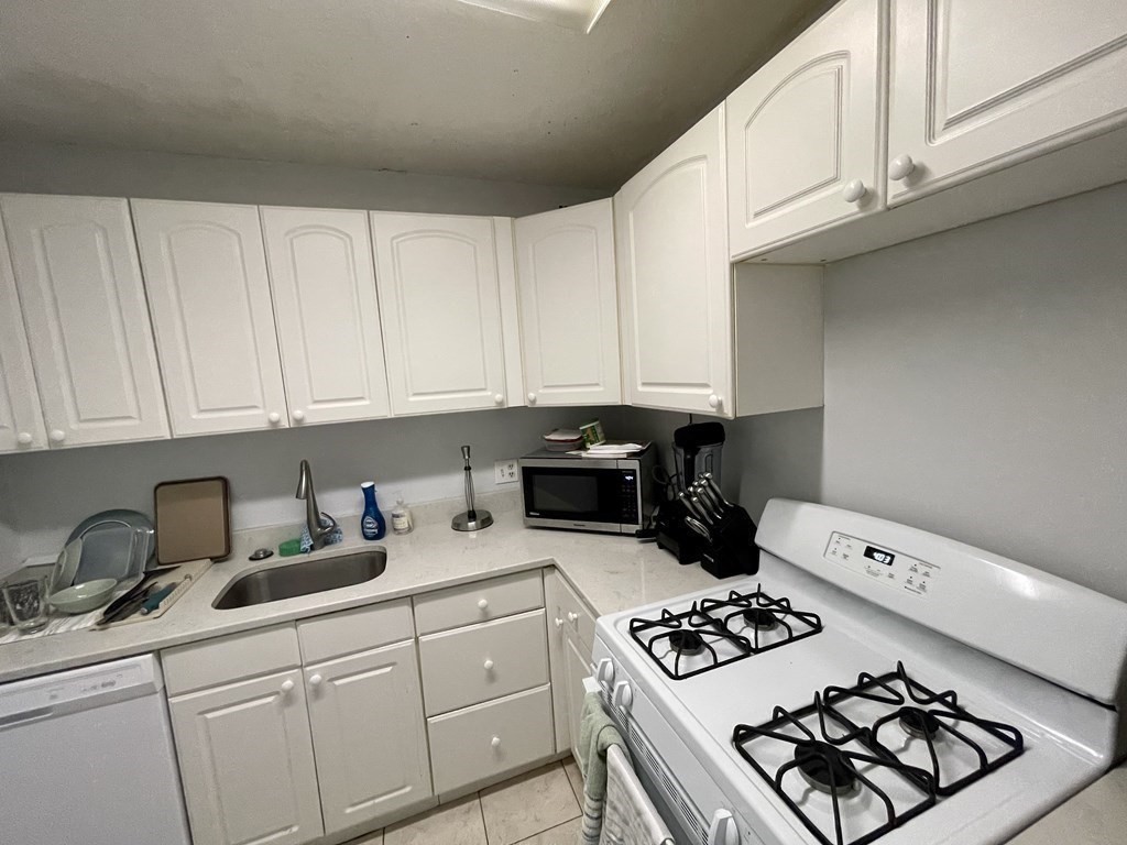 33 Pond Ave, Brookline Village