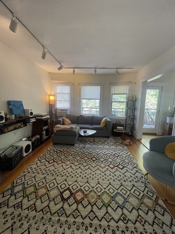 20 Burnham St, Somerville