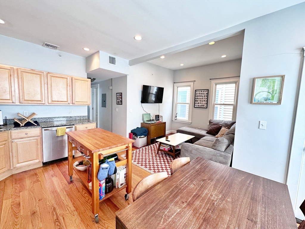 194 Marion St, East Boston