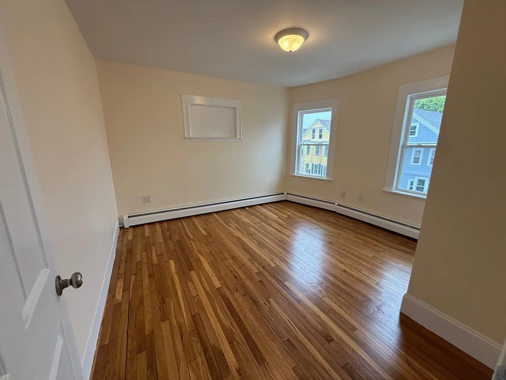 11 Dalrymple St, Jamaica Plain