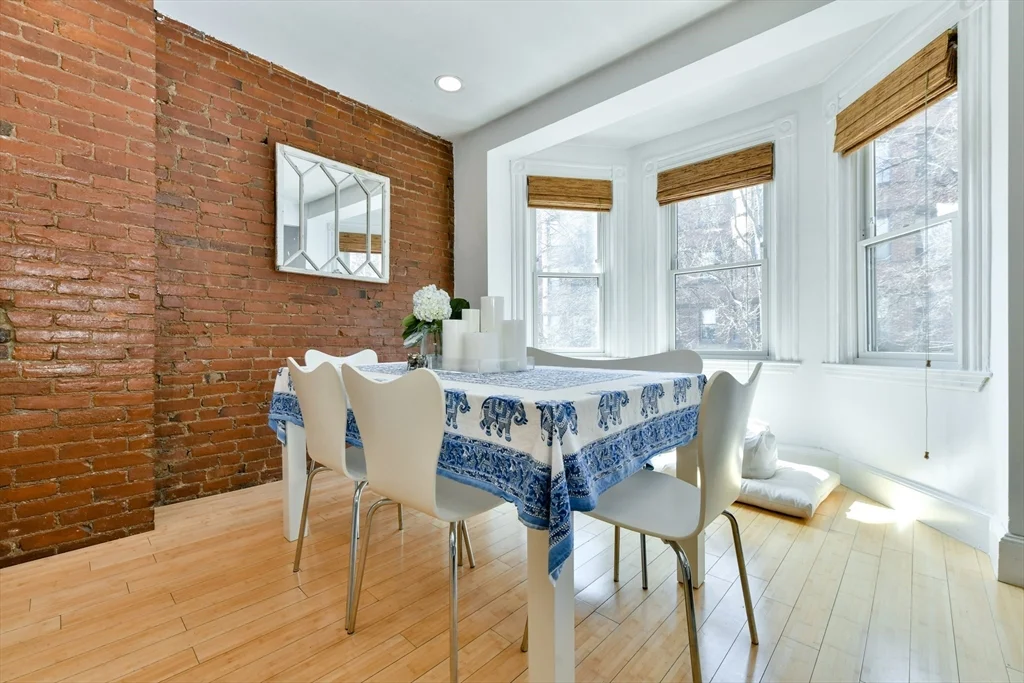 16 Follen St, Back Bay