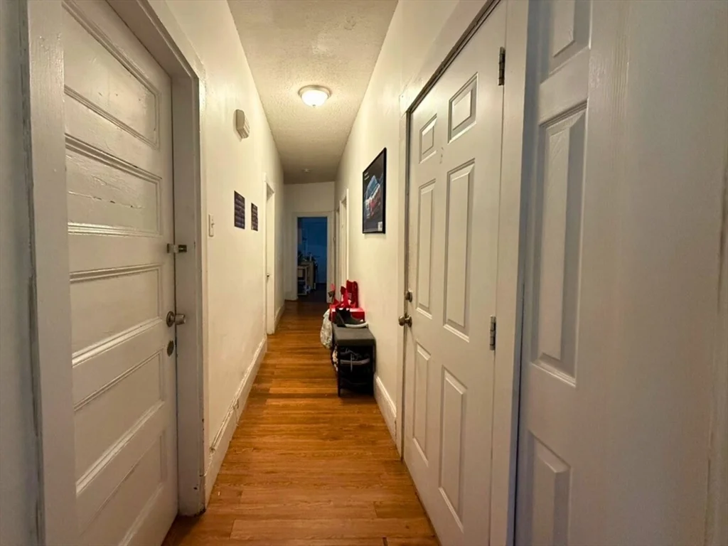 34 Cherokee, Mission Hill