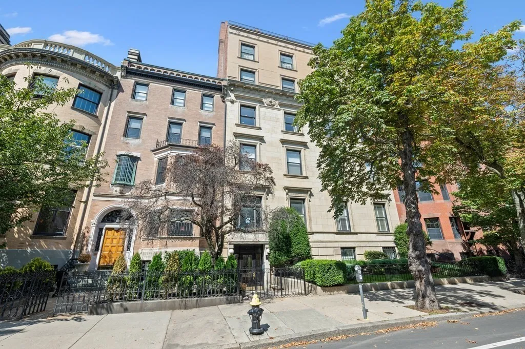 412 Beacon St, Back Bay