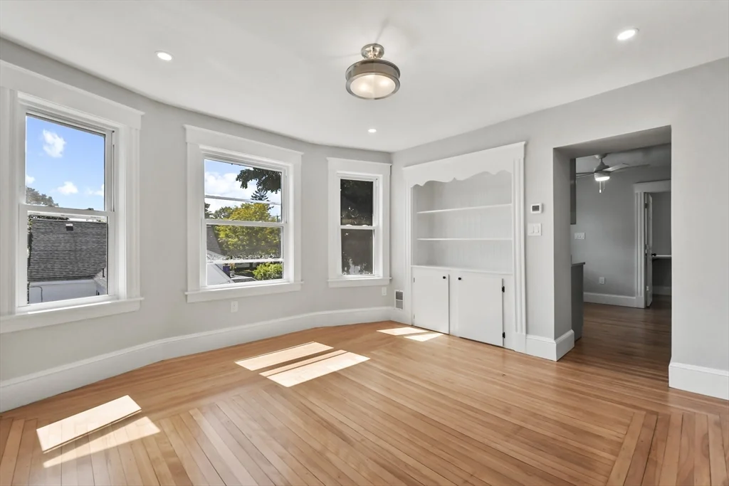 10 Cain Ave, Weymouth